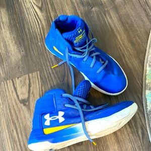 Steph Curry under armor basketball shoes